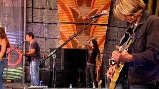 Gretchen Wilson - Here For The Party (Live at Farm Aid 2009)