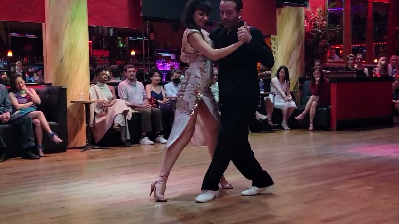 Video thumbnail for Performance by Pablo Inza & Sofia Saborido at Alberto's on June 4, 2023 (3/3)