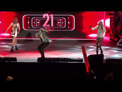 [fancam] 121110 SBS Kpop Super Concert - 2NE1 - Fire