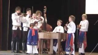 preview picture of video 'Dětská cimbálová muzika Dúbravěnka-Dubňany 19.4.2009'