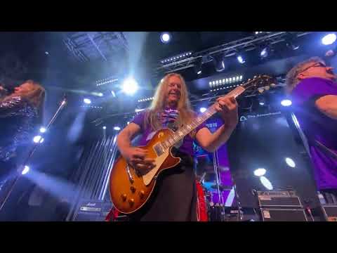 Kick Axe - Alive and Kickin/Hunger - Live in Calgary AB 11-22-25 w/Chris Jericho & Todd Kerns