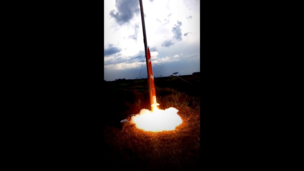 O Nosso Primeiro Foguete com Motor de Propelente Compósito