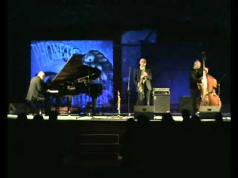 Trio di Salerno - Faber - Phonetica 2011.flv