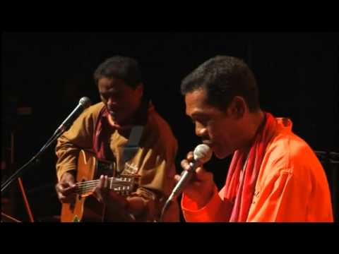 Embona sy Hanina - MAHALEO