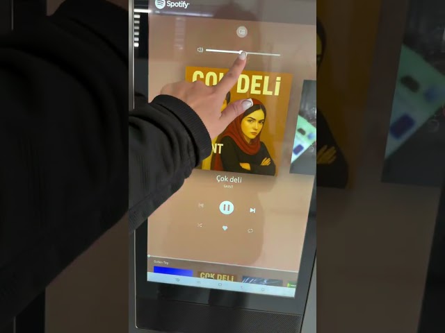 Video teaser voor Hutt Fensterputzroboter W9 - Intelligenter Fensterputzroboter mit Sprühfunktion   #home