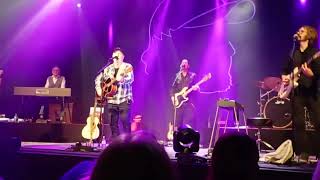 Henning Kvitnes med låta opp fra veien ned fra KRS live i Kristiansand 