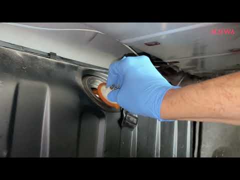 Let's clean the Red W124's fuel level sender