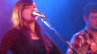Louise Burns ''Burning Bridges'' (Live@Supermarket)