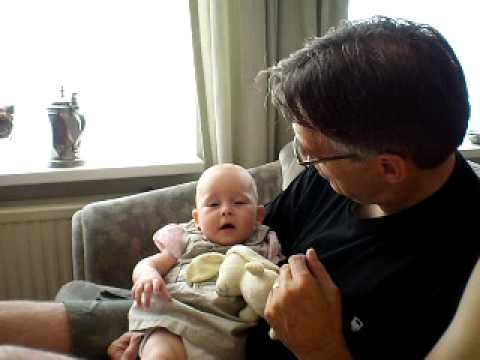 Naomi met opa Kriger