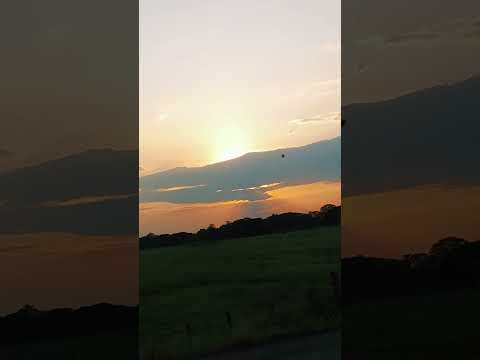 el lindo atardecer de mi #cruzparedes #barinasvenezuela #barrancasbarinas