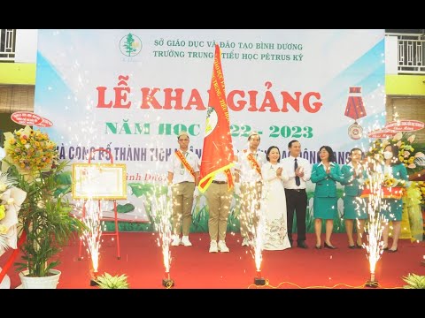 Lễ Khai giảng và công bố Huân chương Lao động Hạng Ba