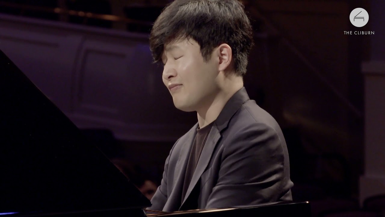 Thumbnail of video STRAUSS-GRAINGER "Ramble on the Last Love-duet" - Der Rosenkavalier - Yekwon Sunwoo - Cliburn 2017