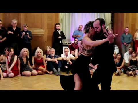 Pablo Rodriguez & Majo Martirena dance Roberto Goyeneche's Intimas