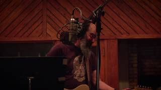 Steve Earle & The Dukes On "Walkin' In LA" from ’So You Wannabe An Outlaw’