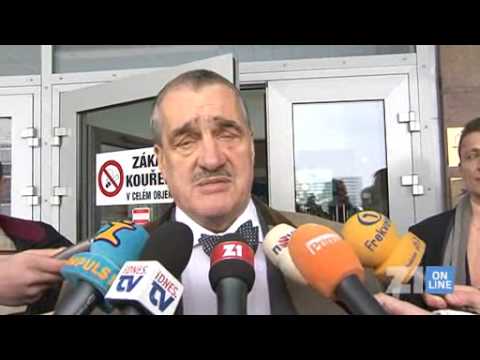 Novináři nenechali ministra zahraničí popadnout dech