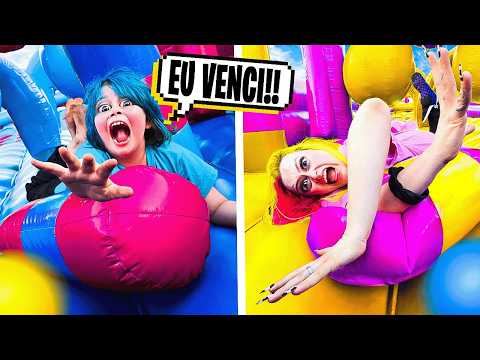 INSANE BATTLE at the GIANT INFLATABLE PARK 😱 ( Alec GO! Vlogs )