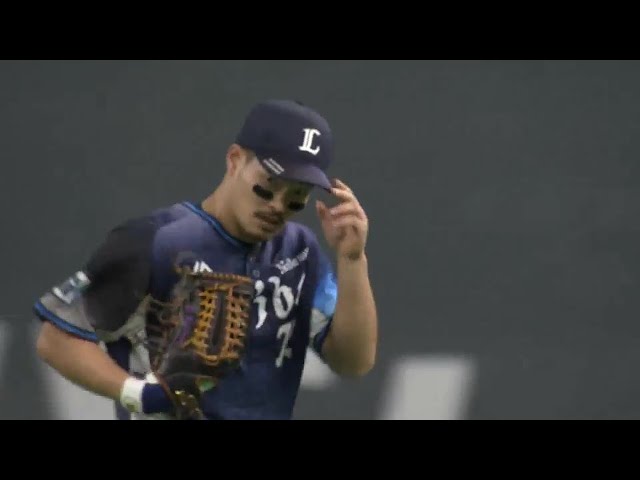 【4回裏】ライオンズ・川越誠司 右中間への打球をランニングキャッチ!! 2021年10月13日 北海道日本ハムファイターズ 対 埼玉西武ライオンズ