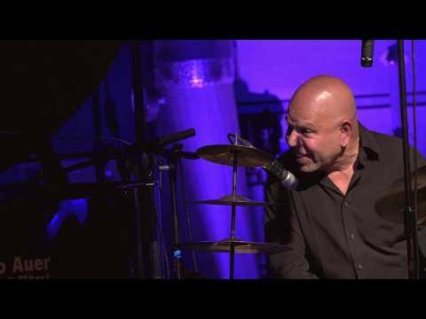 Improvisation Matthias Frey (piano) & Ramesh Shotham (percussion)