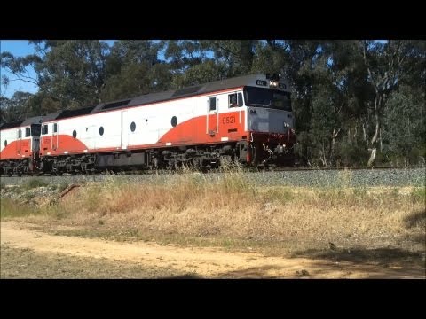G521 & G523 El Zorro Grain Train Marybourgh 13th november 2012