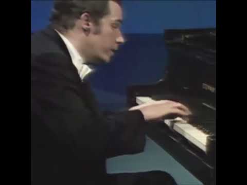 Glenn Gould - Bach’s Piano Concerto No. 7 aired in a November 1967