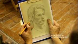 Смотреть онлайн Набросок портрета человека карандашом