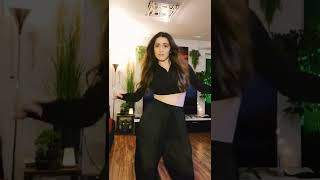 Chammak Challo 💃🏻 Akon | Shahrukh Khan | Kareena Kapoor | Elif Karaman | Shortcut Dance