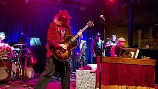 Dr. Sick singing &quot;Carolina Christmas&quot; -  Squirrel Nut Zippers