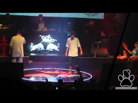 Cober vs Coqee - Octavos Batalla de los Gallos Red Bull 2014Se