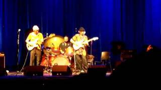 Ry Cooder &amp; Nick Lowe, Teardrops will Fall