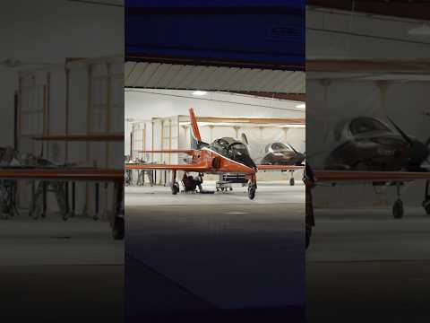 Nothing cooler than a Viper Jet!! A 500-mph kit plane? Come on! #flying #aviation #viperjet