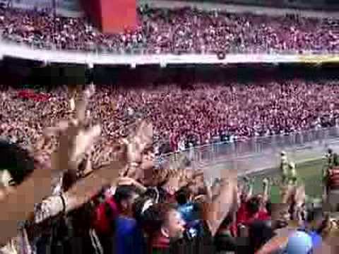 Torcida Os Fanáticos do Atlético Paranaense cantando "Hey! coxa..."