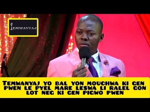 Temwanyaj yo bal yon mouchwa ki gen pwen le pyel mare leswa li ralel gon lot neg ki gen pigwo pwen