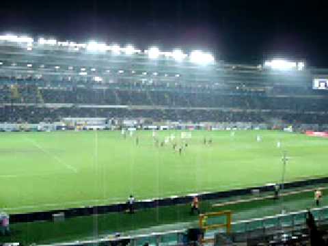 Dopo il terzo gol :"Siam' venuti fin qui per vedere segnare amauri"