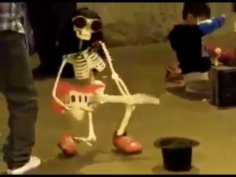 download lagu mp3 mp4 I Want To Break Free Skull, download lagu I Want To Break Free Skull gratis, unduh video klip I Want To Break Free Skull