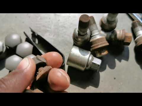 Audi Q5 level sensor rear is broken.