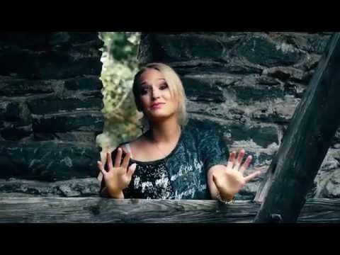 Julia Buchner - Boom Boom