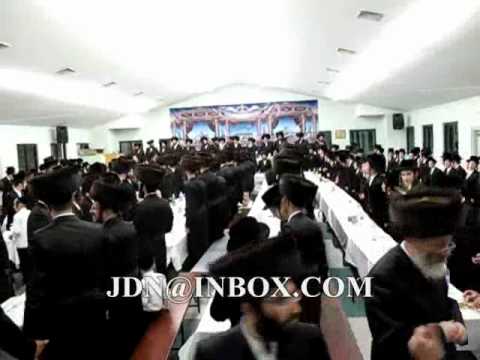 Skver - Viznitz Sheva Brochos in Viznitz Camp