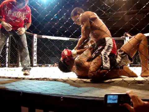 Brasil Fight MMA - Luta entre César Gordinho e Hacran Dias - BH/MG 13 de março de 2010
