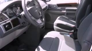 preview picture of video '2010 Chrysler Town Country Everett WA 98204'