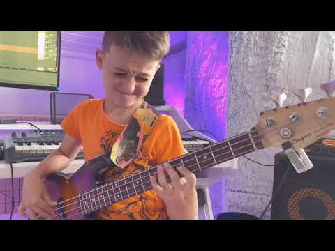 (9yrs) AronTheBassist x Majesty Band Bryson Tiller Live Arrangement (Bass cover)