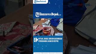 Download lagu Fake Shaman's Obscene Ritual in Depok Revealed: Naked Shaman Casts Spells on Victims in a Dark Room mp3