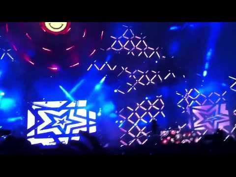 Fatboy Slim @ Ultra Music Festival 2013 (Closing with "Praise You")