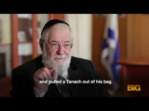 Reb Yisroel Meir Lau Story With Yosel Mendelbaum And The Bobover Rebbe Feel Inspired Mikdash Melech