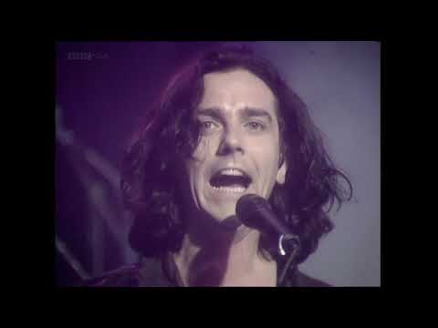 Videoclip de Cover My Eyes (Live) — Marillion