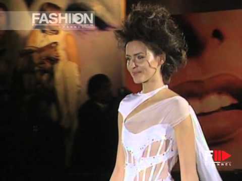 Fashion Show "Gattinoni" Haute Couture Women Spring Summer 2004 Rome 4 of 4