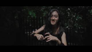 Lirik Lagu dan Kunci Chord Gitar Figura Renata - Kontras: Lalu Berbisik Pada Siapa? Geram