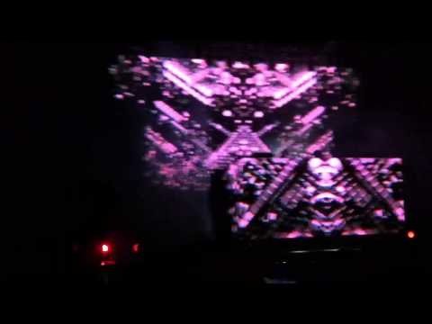 axwell ingrosso DAFT PUNK TRIBUTE main stage @ GGKOREA 10/4/14