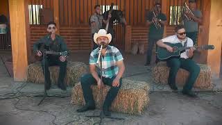 Sin Apodo (En Vivo) Lyrics English Translation
