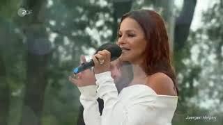 Andrea Berg - Kilimandscharo - Die Große Drei Länder Show 01.10.2017 Andrea Berg - Kilimandscharo - Die Große Drei Länder Show 01.10.2017