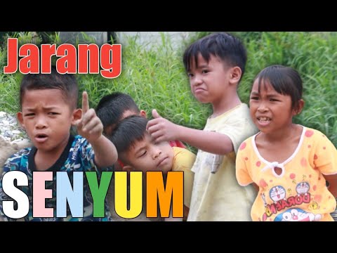 kenapa-kamu-jarang-senyum-itin